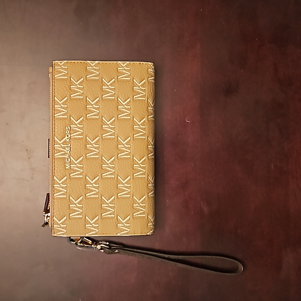 Micheal Kors wallet